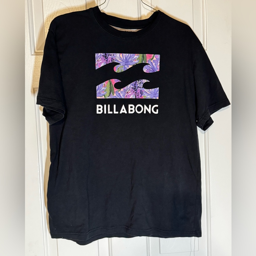 CLOSET CLEAN OUT Billabong Black and Gray Loungewear Top